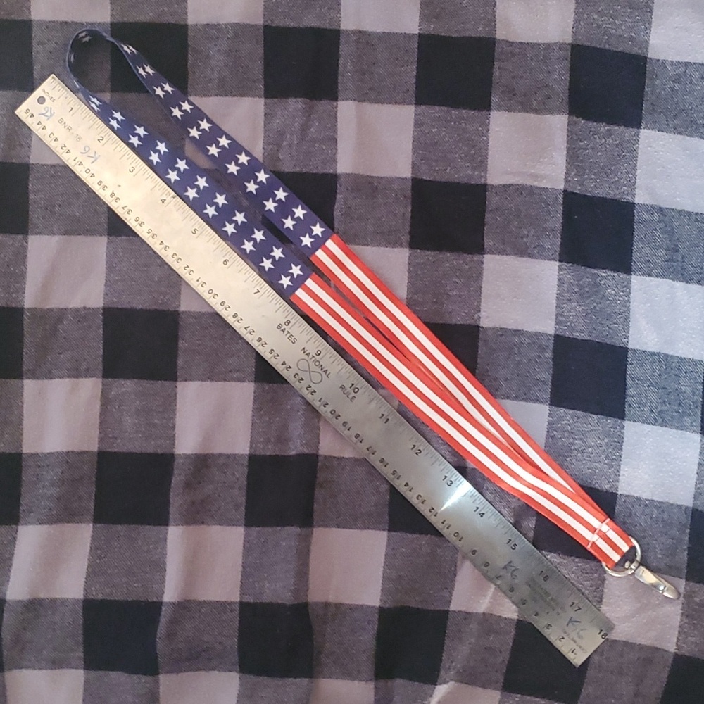 2/$8 🦅 USA 🇺🇸 flag lanyard 18 ½" long - Picture 4 of 4